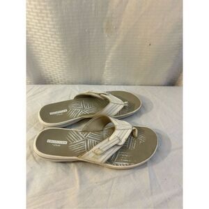Clarks flip flops size 9 sandals white (some discoloration)